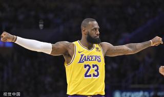 士在詹姆斯 士在詹姆斯