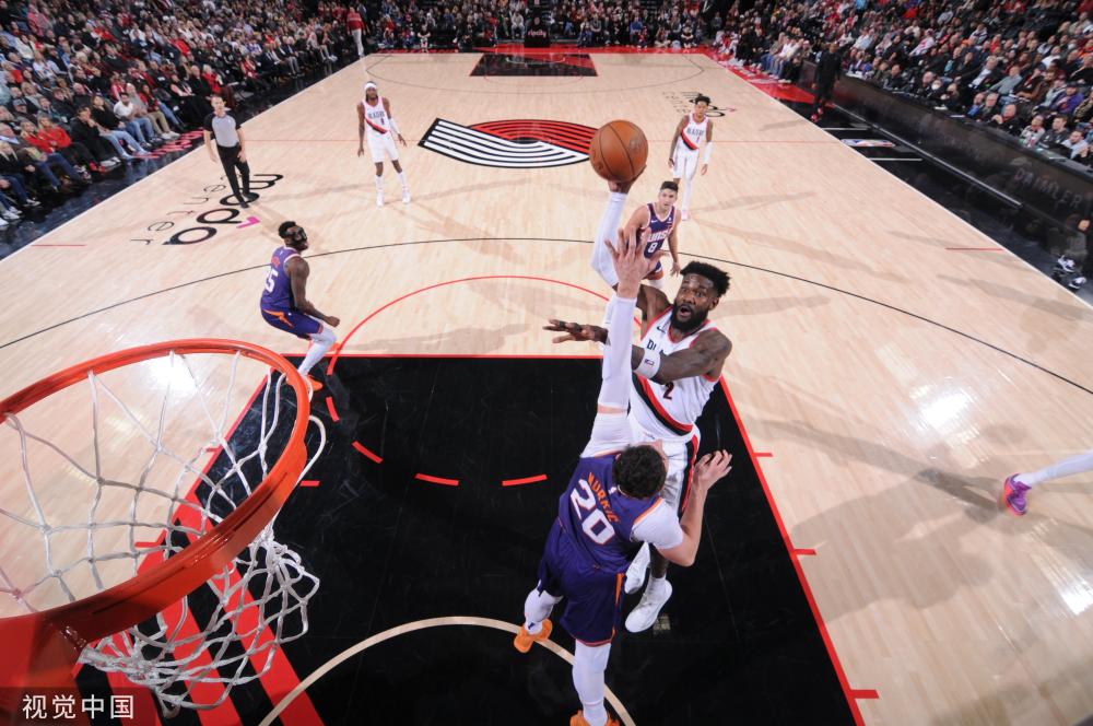 一位年轻足 一位年轻足